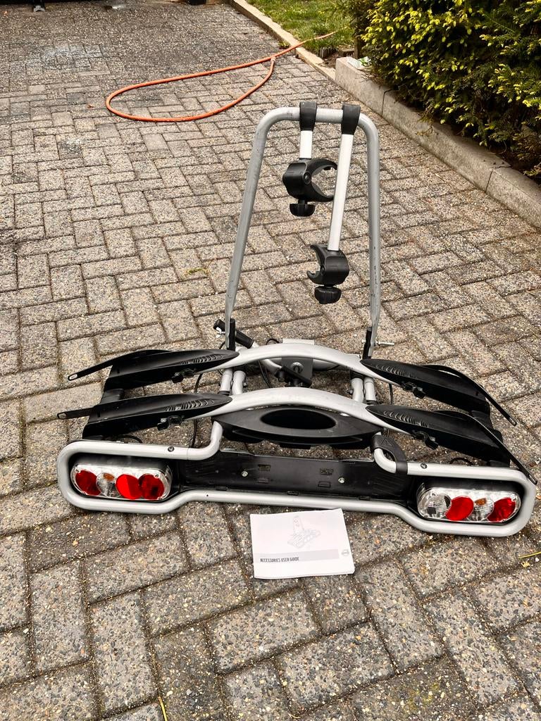 Volvo fietsendrager met instructieboekje, Ophalen of Verzenden, 2 fietsen, Gebruikt, Trekhaakdrager
