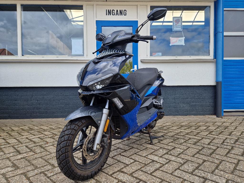 Turbho SW-50 sportieve 4takt scooter met 3500km BROM scooter, Ophalen, Gebruikt