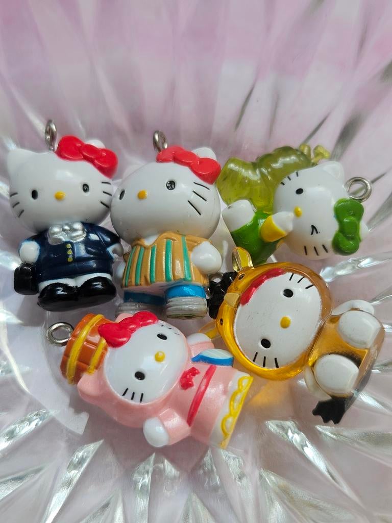 5x Hello Kitty bedels #143, Ophalen, Nieuw, Bedel