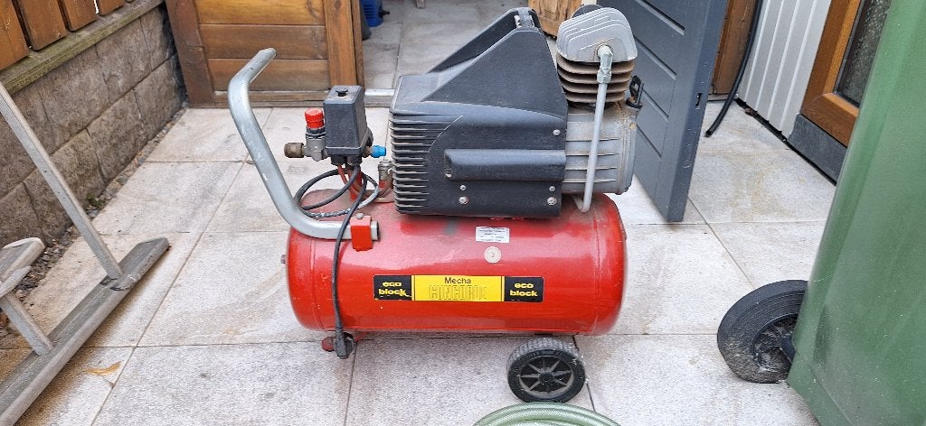 luchtcompressor, Ophalen, Gebruikt, 100 liter of meer, Minder dan 200 liter/min