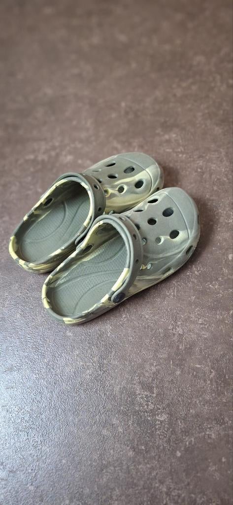 Nieuwe jongens clogs legerkleur maat 32-33, Ophalen of Verzenden, Nieuw, Jongen