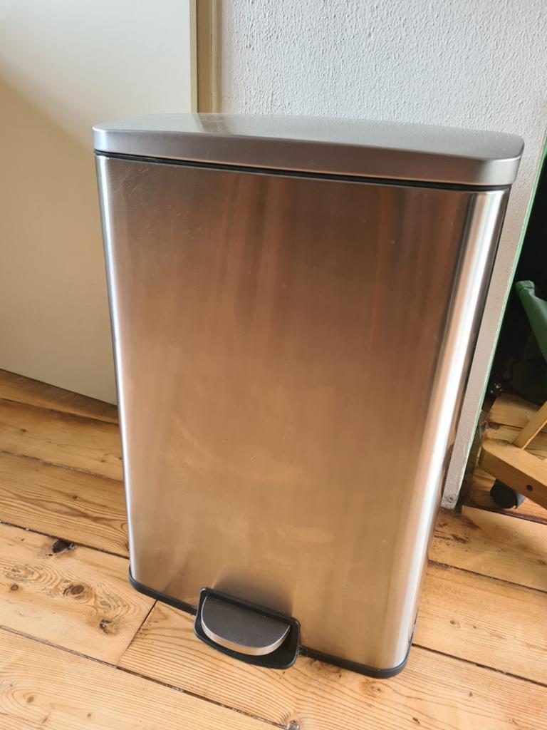 Stijlvolle RVS Afvalbak met Pedaal - in goede staat -, Ophalen, Met pedaal, 50 tot 75 cm, Zo goed als nieuw