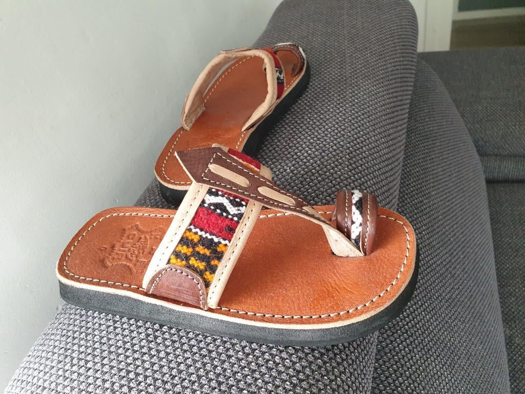 Nieuwe leren slippers maat 39 boho vintage 🌸, Bruin, Leer, Nieuw, Sandalen of Muiltjes