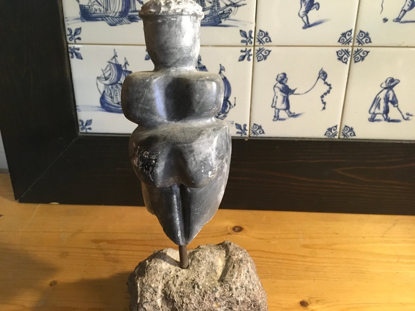 Venus van Willendorf - Prachtig stenen beeld, 26 cm hoog, Ophalen of Verzenden, 20 - 50 cm, Steen of Keramiek, Beeld