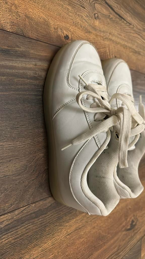 Witte LED Sneakers - Maat 39, Kleding | Dames, Schoenen, Gedragen, Sneakers of Gympen, Wit, Ophalen of Verzenden