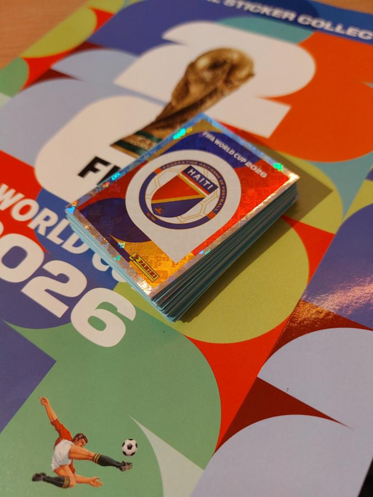 Panini 2026 stickers tekoop, Ophalen of Verzenden, Zo goed als nieuw, Sport, 3 spelers of meer