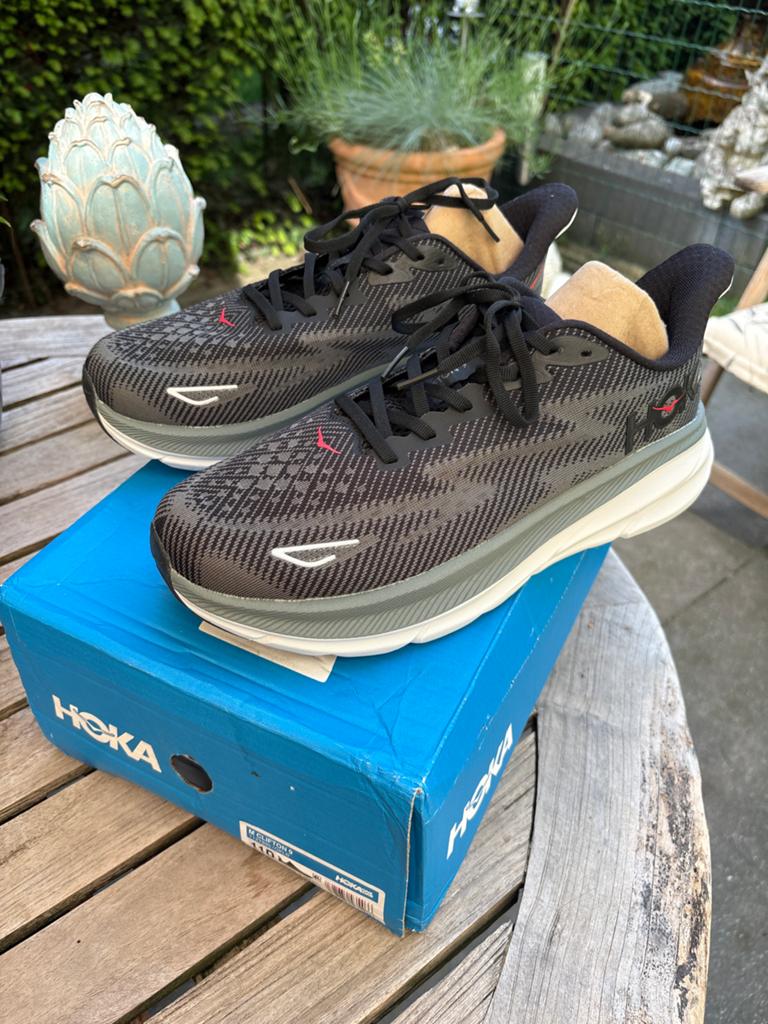 Nieuwe Hoka Clifton 9 hardloopschoenen zwart (valt als maat, Ophalen of Verzenden, Nieuw, Zwart, Sportschoenen