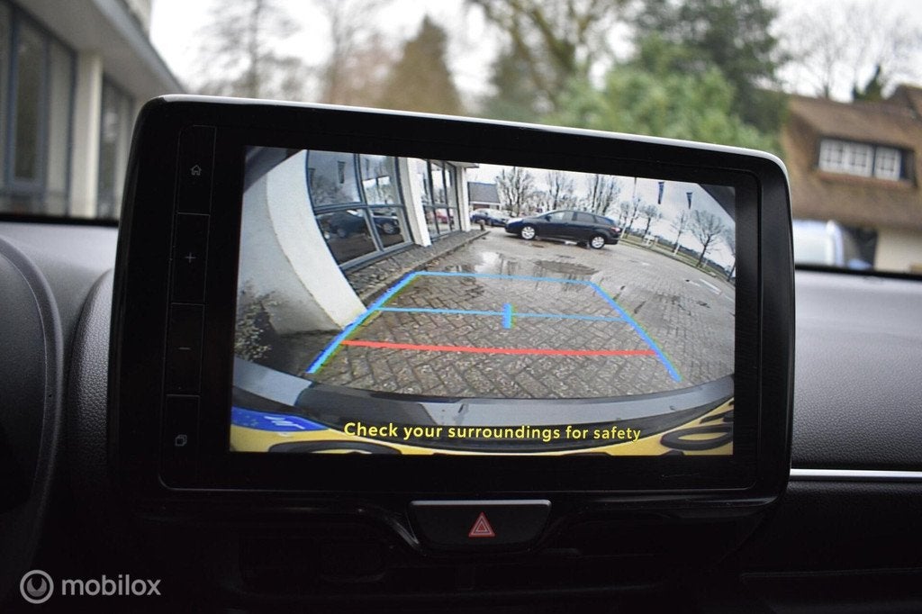 Mazda 2 Hybrid 1.5 Centre-line AUT. 2024|Camera|Carplay, Euro 6, Zwart, Bedrijf, Hybride Elektrisch/Benzine