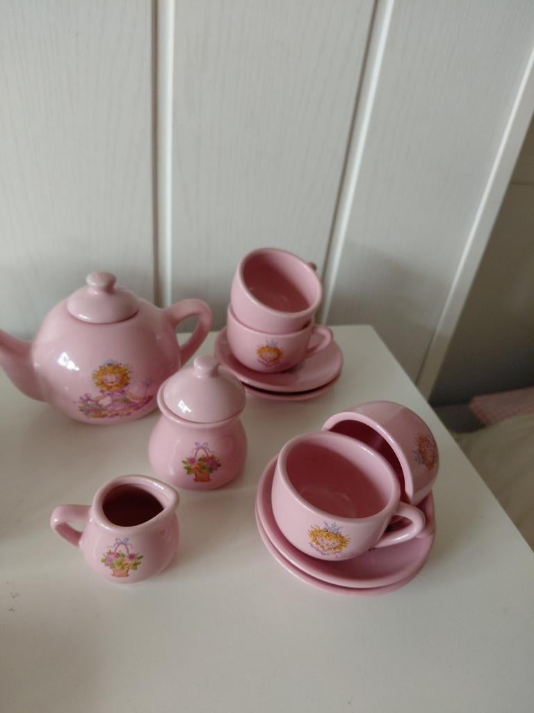 Serviesje/prinses lilly fee/thee kransje, Ophalen of Verzenden