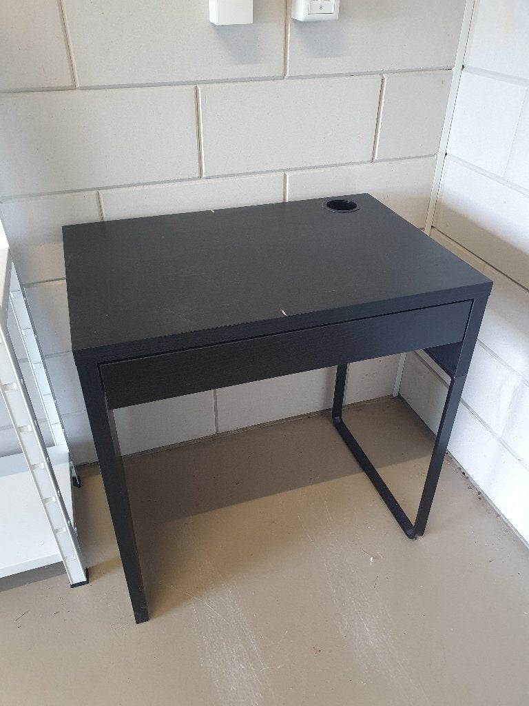 Ikea bureau Micke zwart, Huis en Inrichting, Bureaus, Ophalen, Zwart, Gebruikt, 50 cm