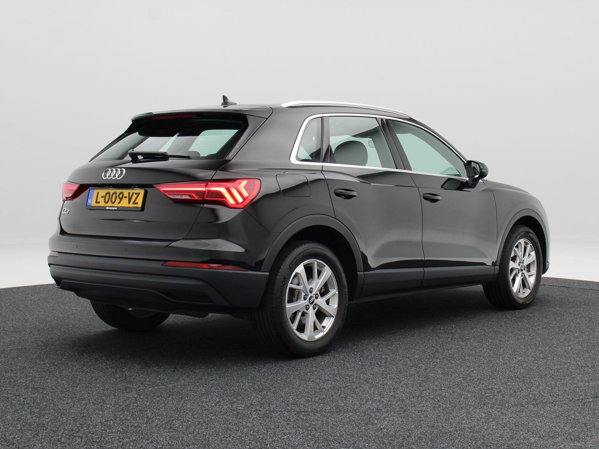 Audi Q3 45 TFSi 245 Pk e Business Edition | Cruise Control |, Auto's, Stof, Gebruikt, Euro 6, Parkeersensor