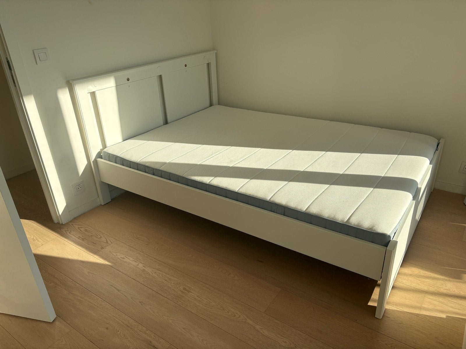 IKEA Songesand bed met Vestroy matras: nieuwprijs circa 335, Ophalen, Gebruikt, Wit, Tweepersoons