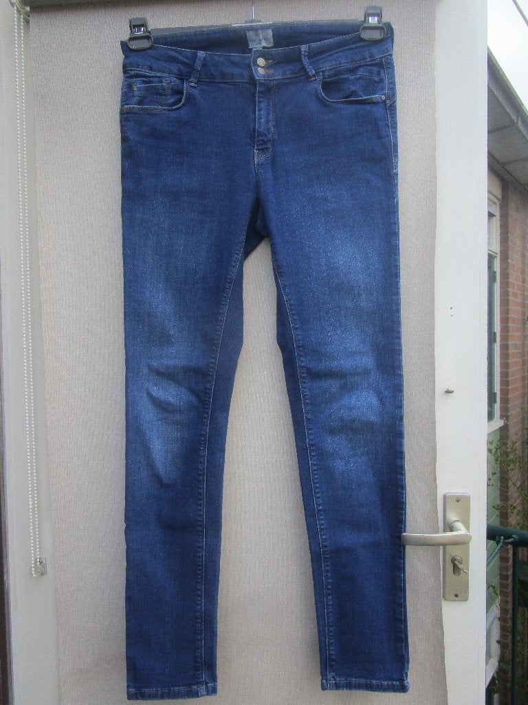 Spijkerbroek DIDI mt 38/40, Kleding | Dames, Blauw, Ophalen of Verzenden, Zo goed als nieuw, W30 - W32 (confectie 38/40)