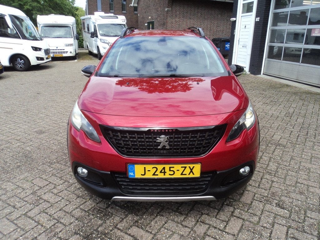 Peugeot 2008 1.2 PureTech GT-line, Voorwielaandrijving, Stof, Bedrijf, Handgeschakeld