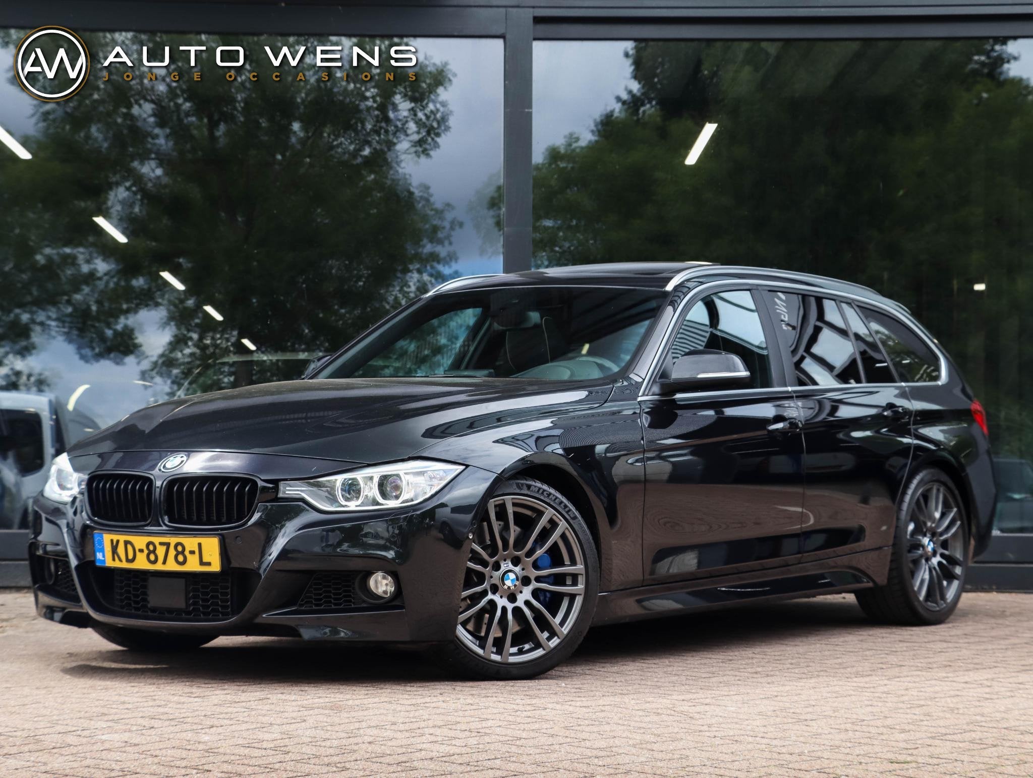 BMW 3-serie Touring 335i xDrive M Sport High Exec. 360 Cam P, Auto's, BMW, Zwart, Leder, Vierwielaandrijving, 93 €/maand