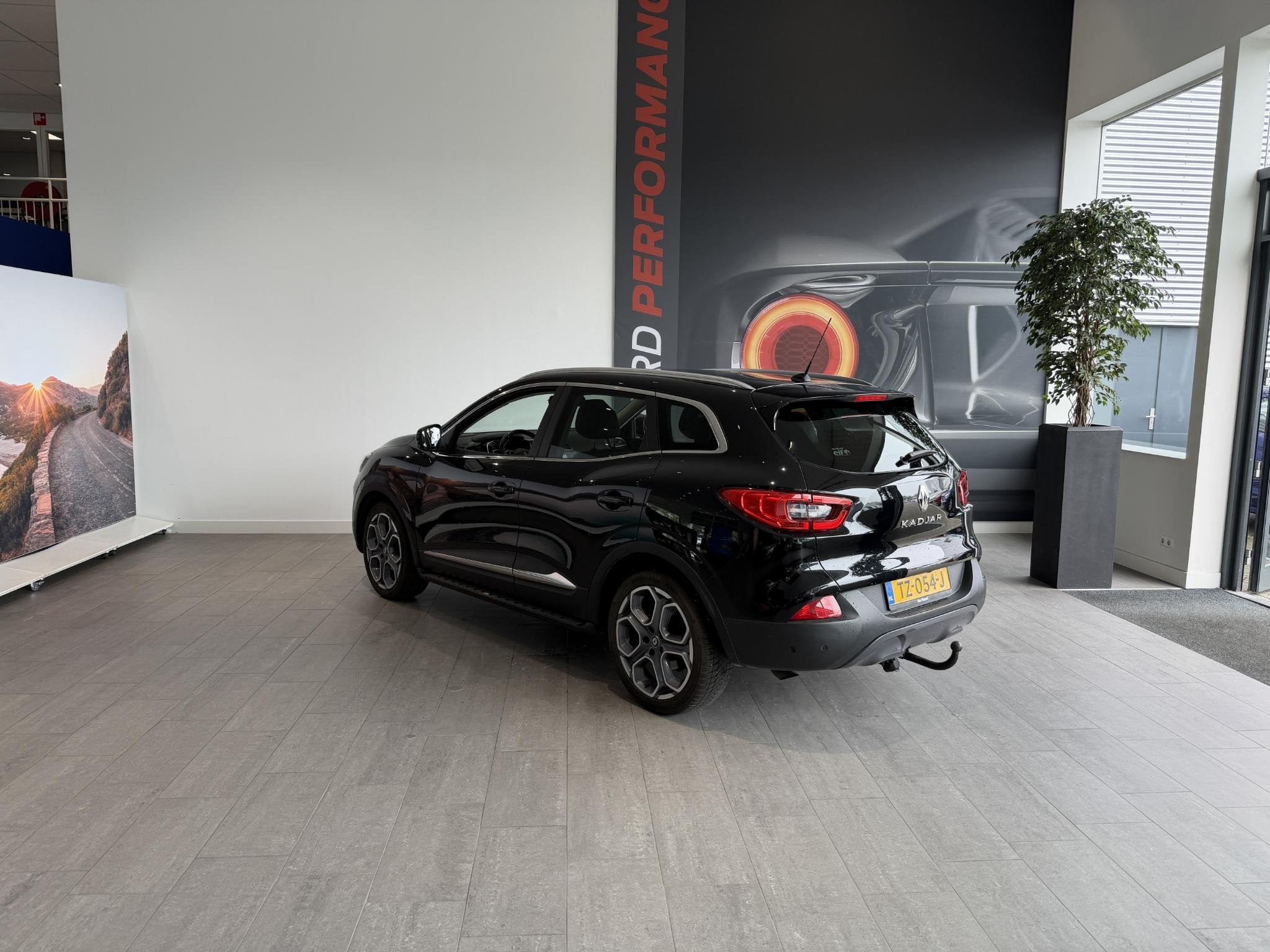 Renault Kadjar 1.2 TCe Bose | TREKHAAK | PANORAMADAK | AIRCO, Gebruikt, Euro 6, 4 cilinders, Bedrijf