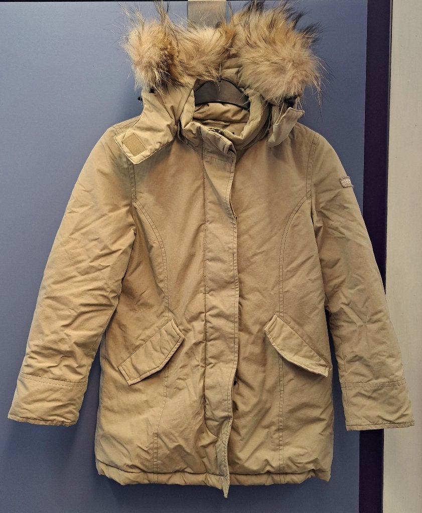 Woolrich luxe winterjas zand beige met capuchon mt 140 49899, Meisje, ., Ophalen of Verzenden, Zo goed als nieuw