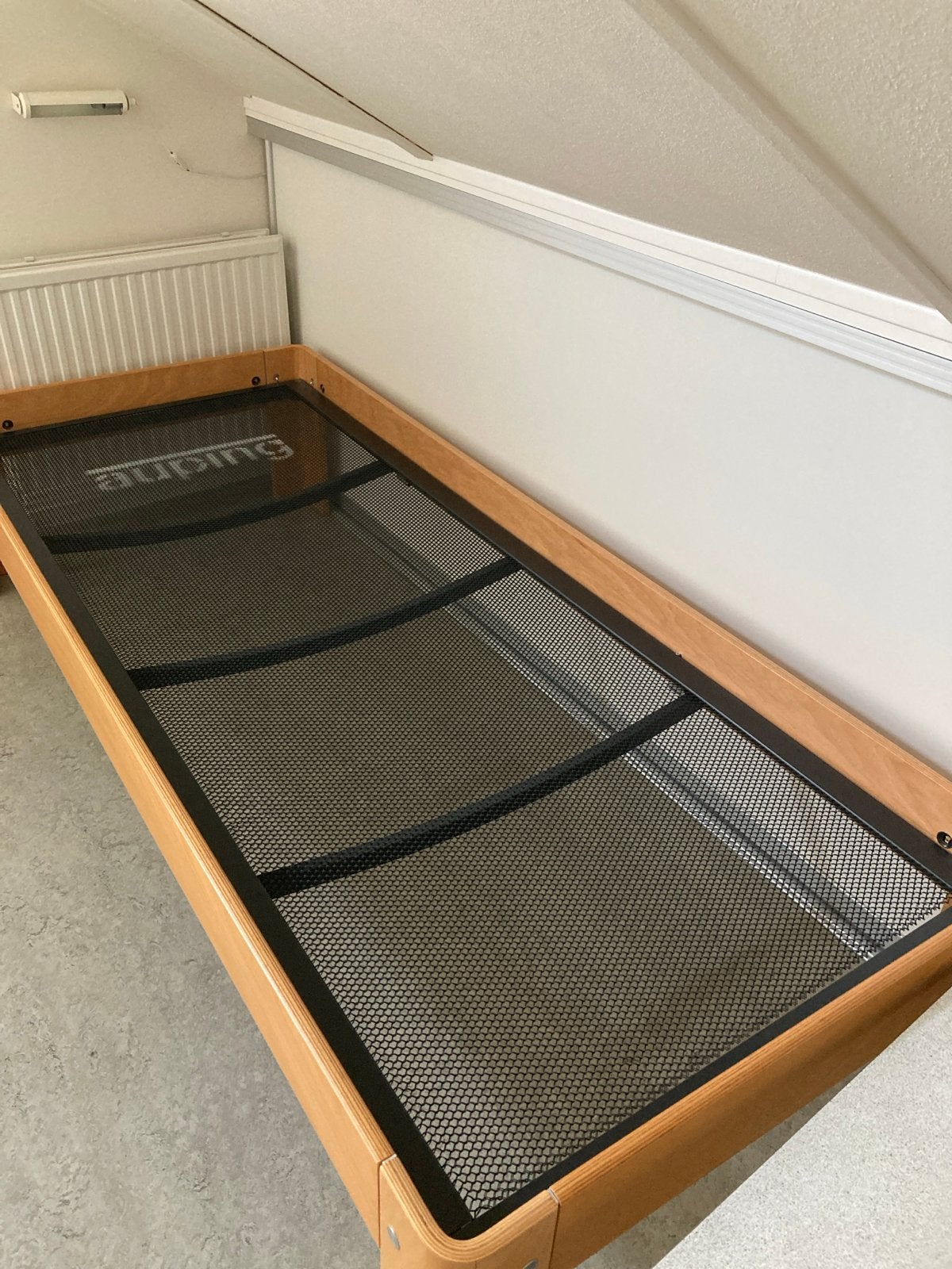 Auping Auronde bedframe met spiraalbodem (90x220 cm), Ophalen, Gebruikt, 90 cm, Eenpersoons