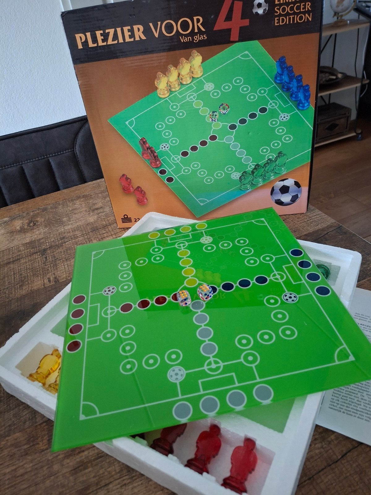 Glazen mens erger je niet voetbal, Ophalen of Verzenden