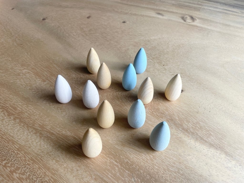 Grapat 12x blauw/wit & houten sneeuwvlokken, NL, Nieuw, Ophalen of Verzenden, Info@handmadebycharlie.nl