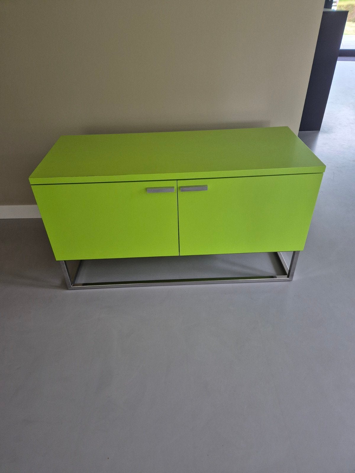Design Dressoir/TV meubel Limegroen met Lades en Deuren, Gebruikt, Met lade(s), 200 cm of meer, Metaal