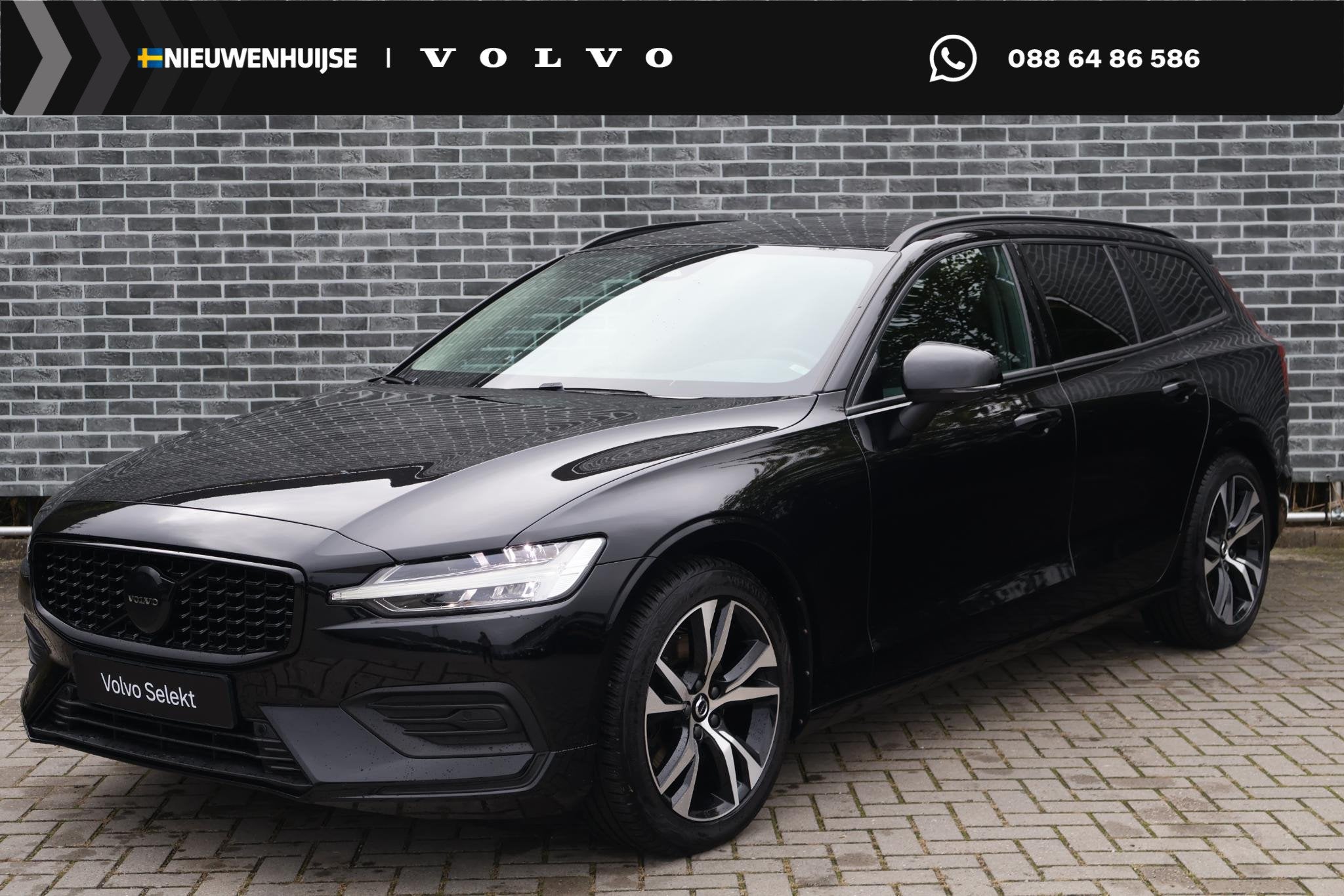 Volvo V60 2.0 B3 Essential Edition | Trekhaak | Achteruitrij