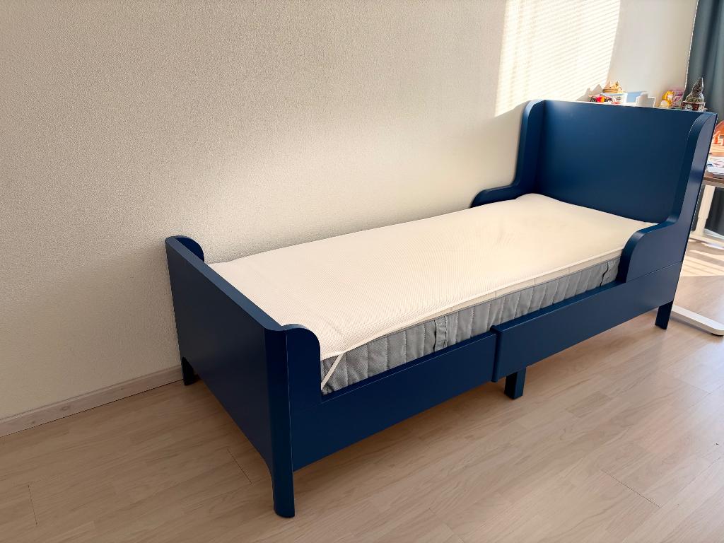 BUSUNGE Meegroeibed-Blauwe met matras, Ophalen, 70 tot 85 cm, Zo goed als nieuw, Matras