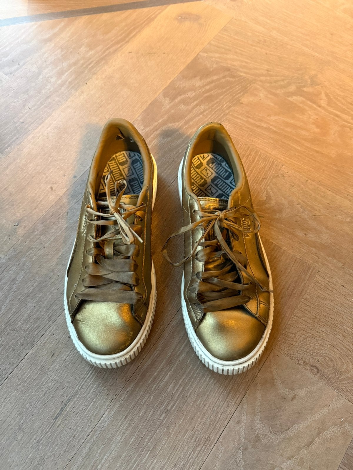 Puma goudkleurige sneakers, maat 40, Overige kleuren, Ophalen of Verzenden, Sneakers of Gympen, Gedragen