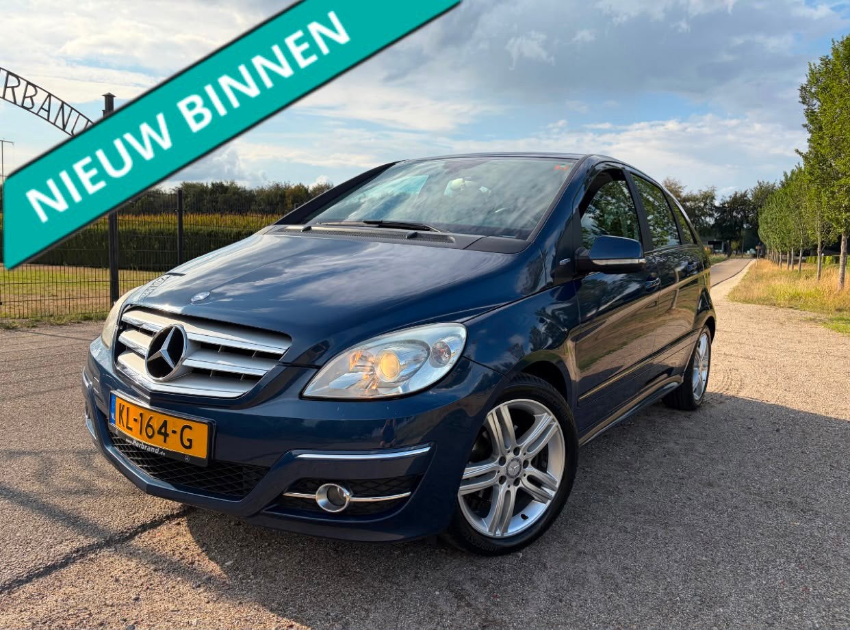 Mercedes-Benz B klasse 2010 Panorama airco  Trekhaak, Voorwielaandrijving, Euro 5, 15 km/l, Zwart