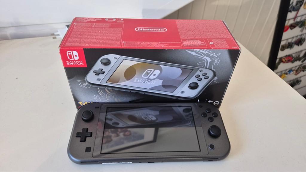 Nintendo Switch Lite Pokemon Diamond & Pearl editie, Ophalen of Verzenden, Zo goed als nieuw, Zonder controller, Switch Original