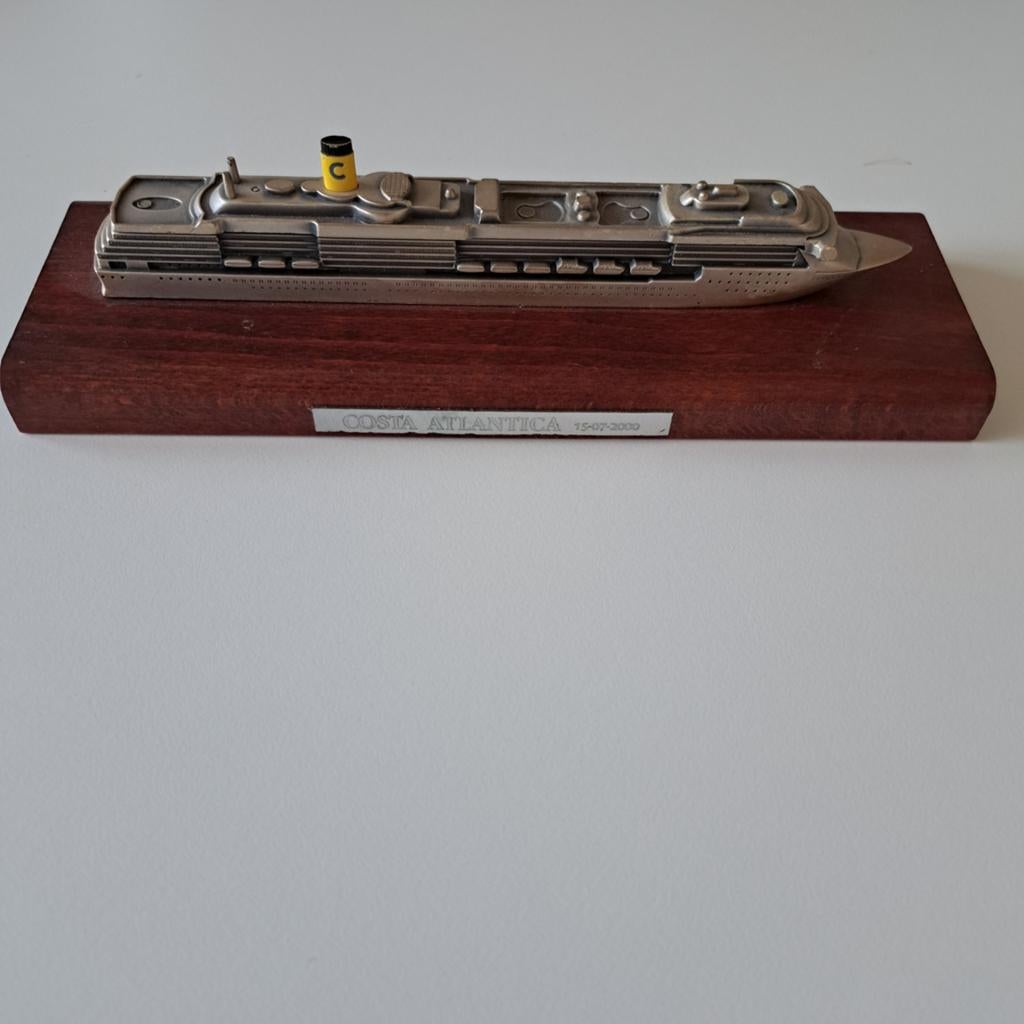 Costa Atlantica Cruiseschip Model - 15 Juli 2000, Ophalen of Verzenden, Zo goed als nieuw, Motorboot of Zeilboot, Schaalmodel