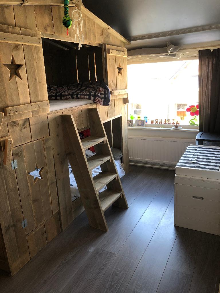 Steigerhout boomhut stapelbed, Kinderen en Baby's, Kinderkamer | Stapelbedden en Hoogslapers, Ophalen, Gebruikt, Stapelbed