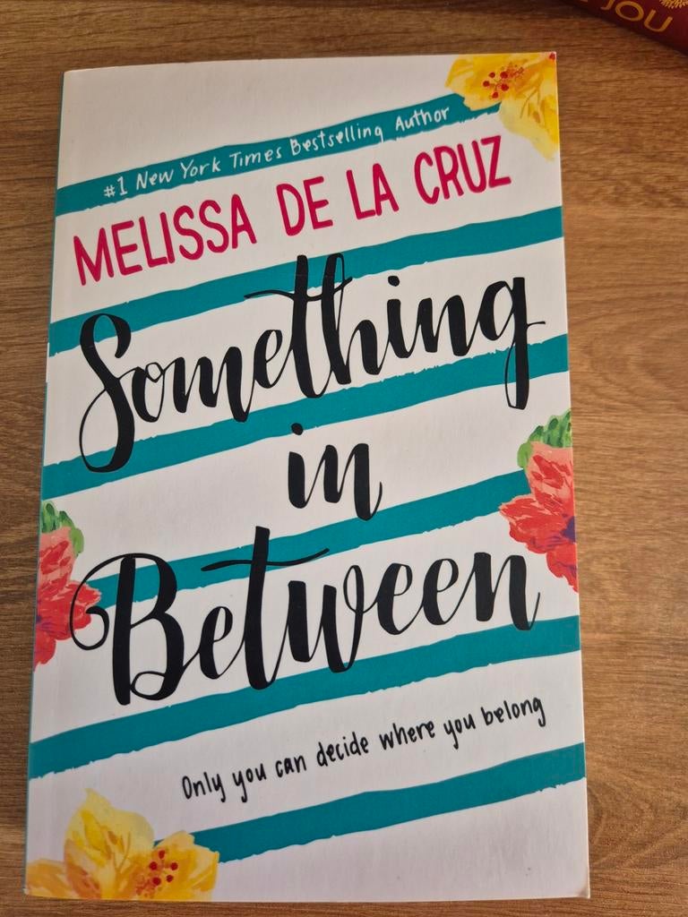 Something in between -Melissa de la Cruz, Boeken, Ophalen of Verzenden, Zo goed als nieuw