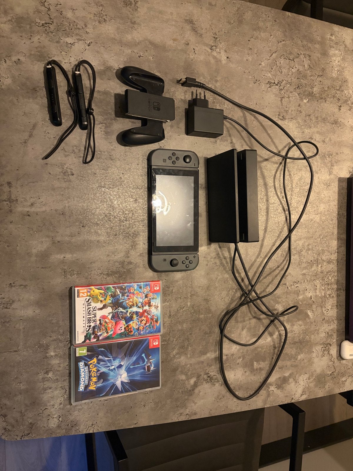 Nintendo Switch v2 met 2 games en accessoires, Switch 2019 Upgrade, Met 2 controllers, Ophalen of Verzenden, Gebruikt