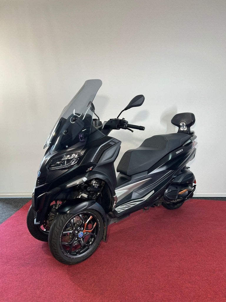 Piaggio MP3 500 HPE Exclusive, Traction Control, Bedrijf, Piaggio Vespa B.V., Minervum 7272
4817 ZM  Breda, NL