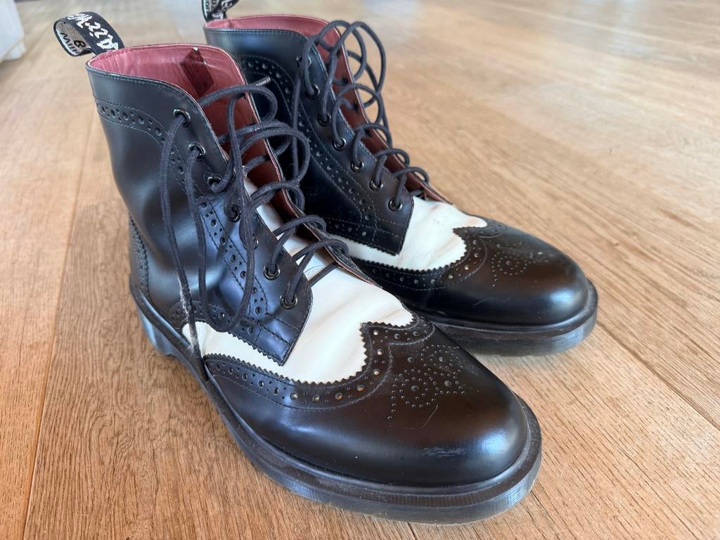 Dr. Martens Brogue Boots Zwart/Wit - Maat 47 - Nieuwstaat, Kleding | Heren, Schoenen, Zwart, Boots, Ophalen of Verzenden, Zo goed als nieuw