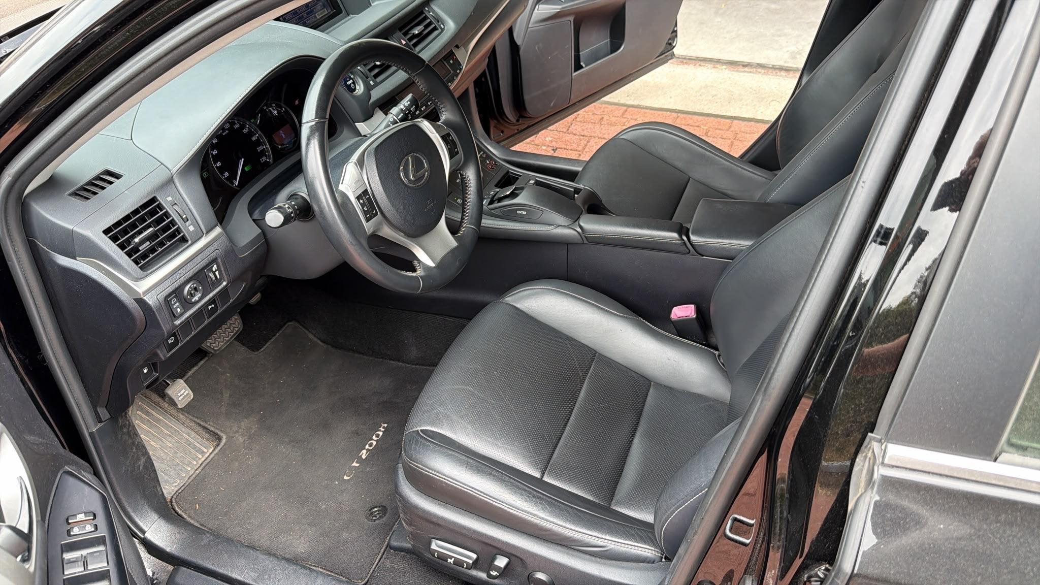 Lexus CT 200h Luxury Line MarkLevinson Dakraam *1e eigenaar*, Euro 5, 136 pk, Gebruikt, 4 cilinders