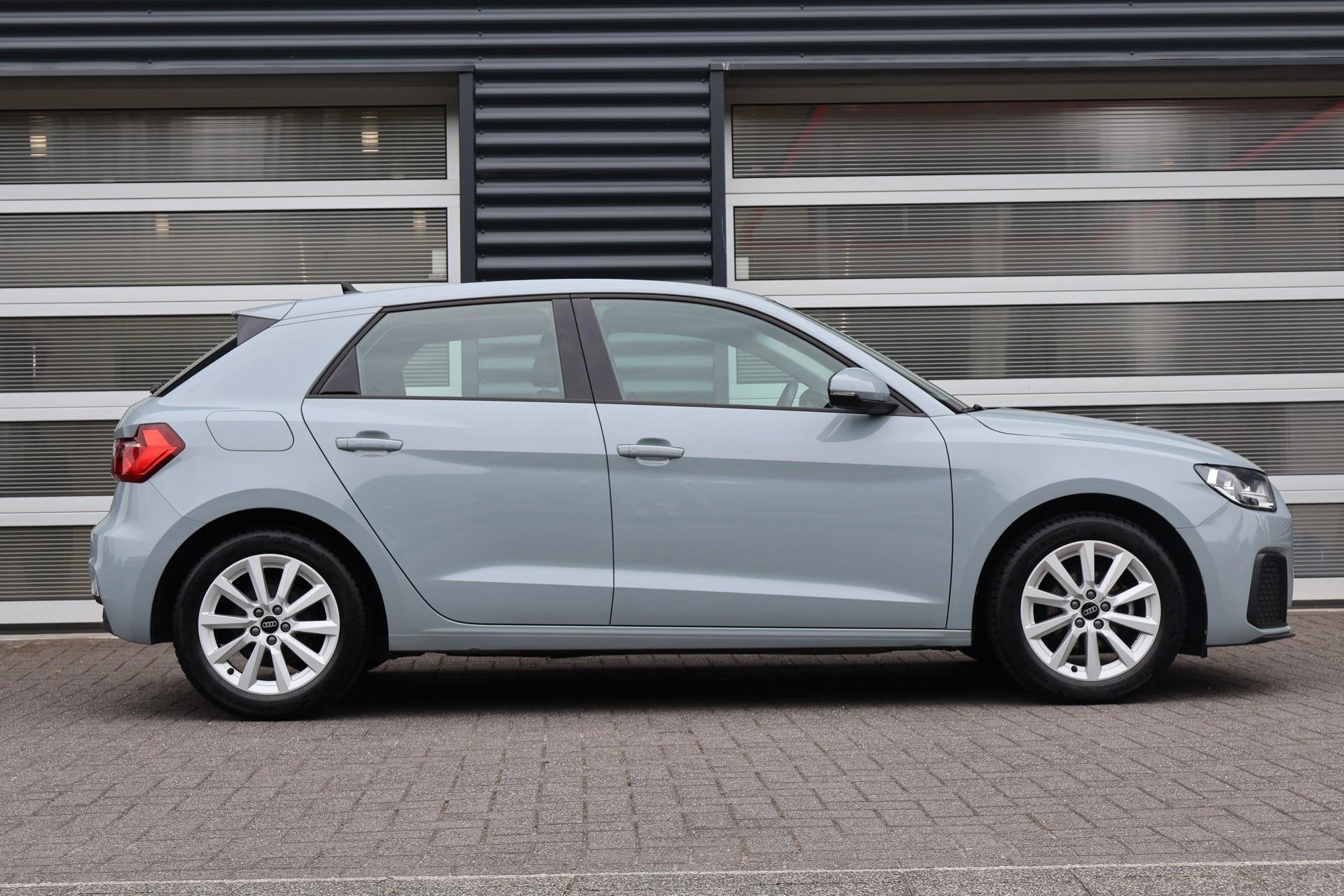 Audi A1 Sportback 25 TFSI 95pk S-tronic | Ambient Lighting |, Auto's, Audi, Stof, 95 pk, Bedrijf, 3 cilinders