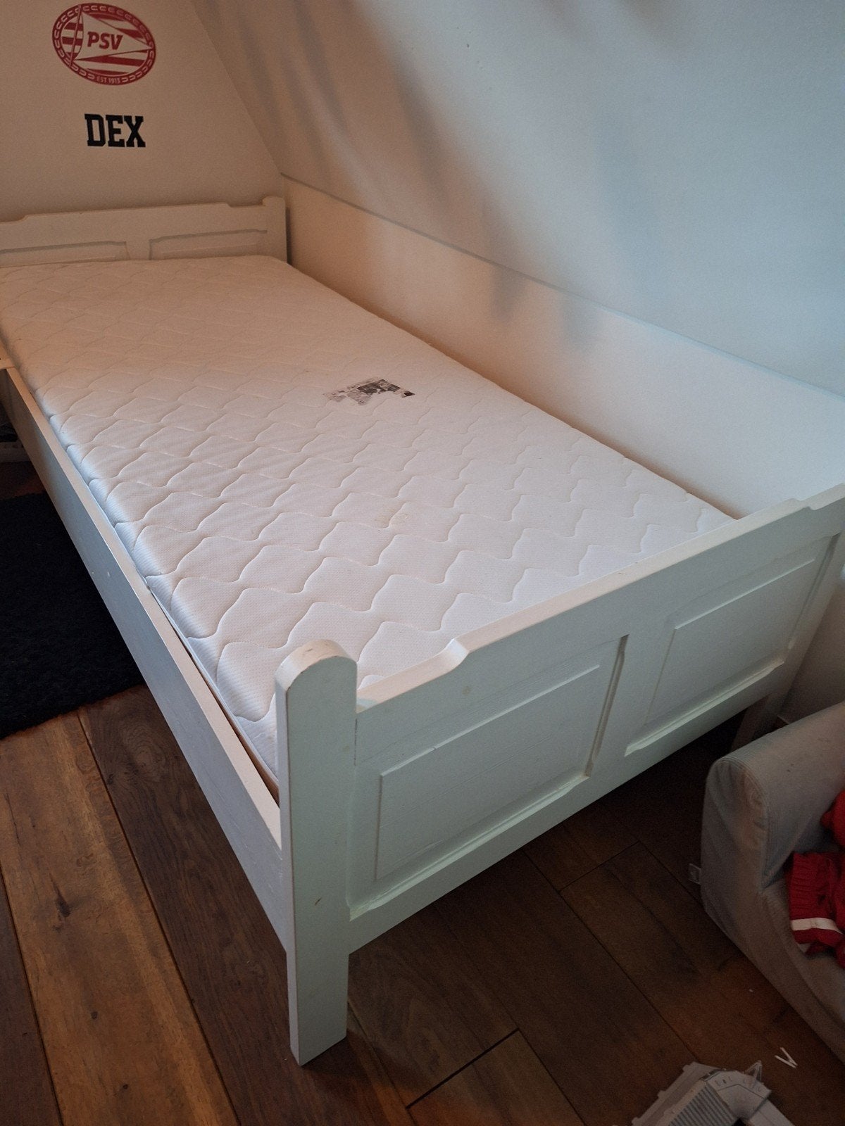 Wit eenpersoonsbed met lattenbodem en matras, Ophalen, Gebruikt, 90 cm, Eenpersoons