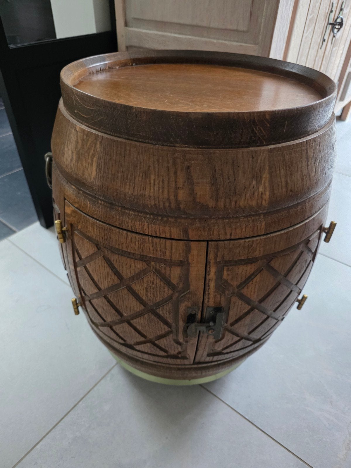 Unieke Wijnvat Kastje / Bijzettafel, Ophalen