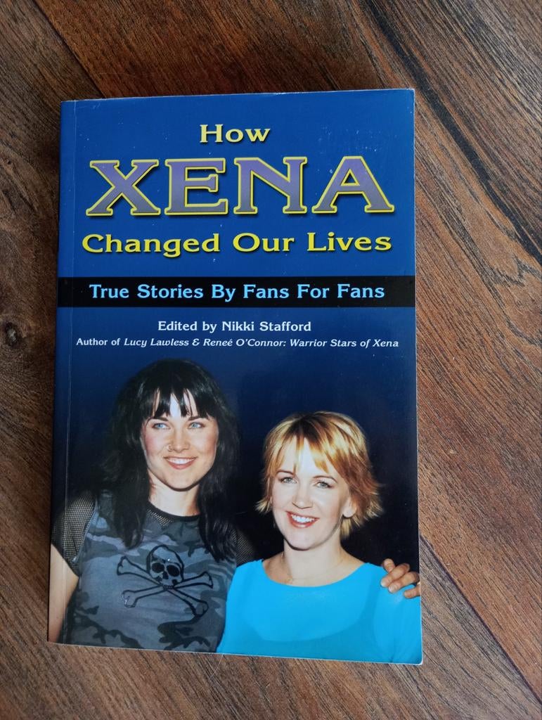 Xena Warrior Princess: How Xena Changed Our Lives (2002), Ophalen of Verzenden, Zo goed als nieuw, Nikki Stafford (Editor), Tv-serie