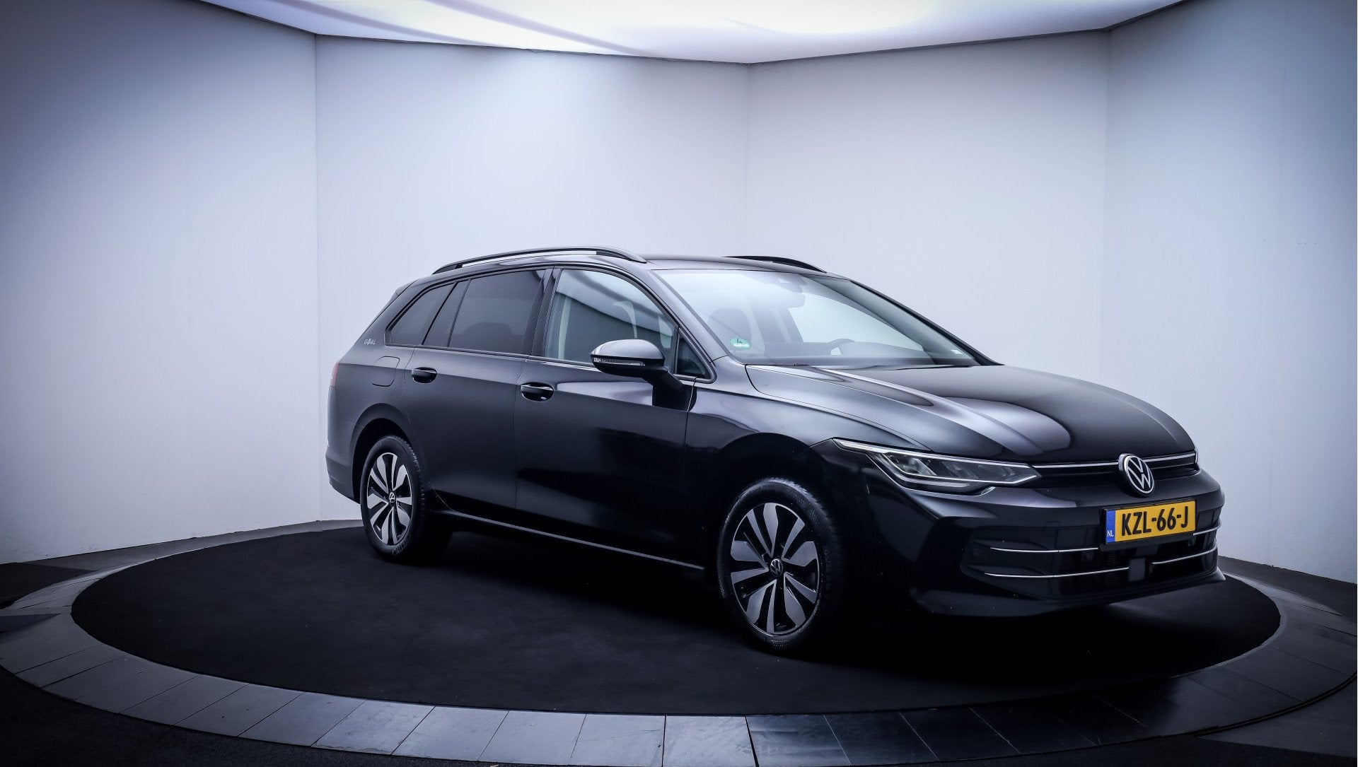 Volkswagen Golf Variant 1.5 TSI 150pk GOAL Business FULL LED, Dealer onderhouden, Stof, Zwart, 4 cilinders