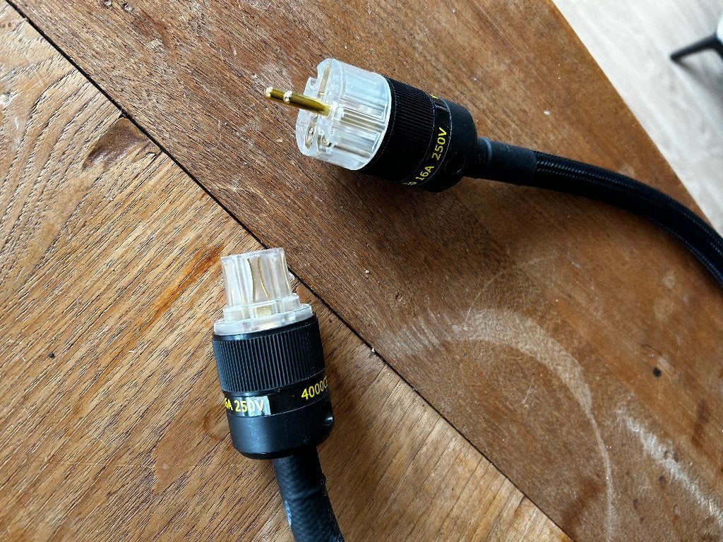 High end audio power cables, Ophalen of Verzenden, Zo goed als nieuw, Minder dan 2 meter, Overige kabels