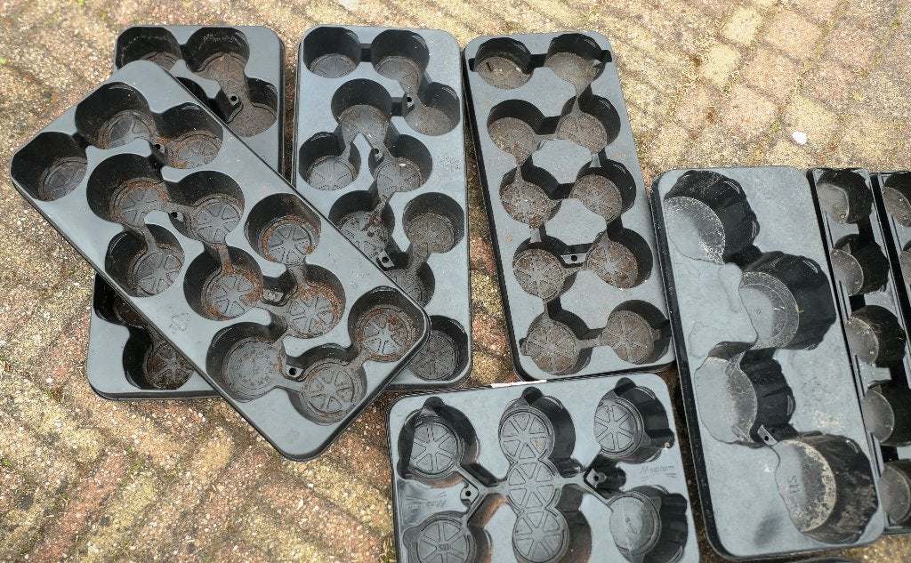 Kweektrays - transporttrays voor planten, Kunststof, Gebruikt, Minder dan 30 cm, Minder dan 60 cm