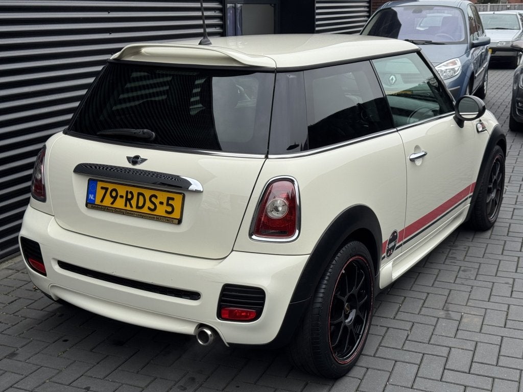 MINI Mini 1.6 Cooper| 2011| WIT| STRIPING| JCW| AIRCO| CRUIS, Voorwielaandrijving, Euro 5, Stof, 4 cilinders