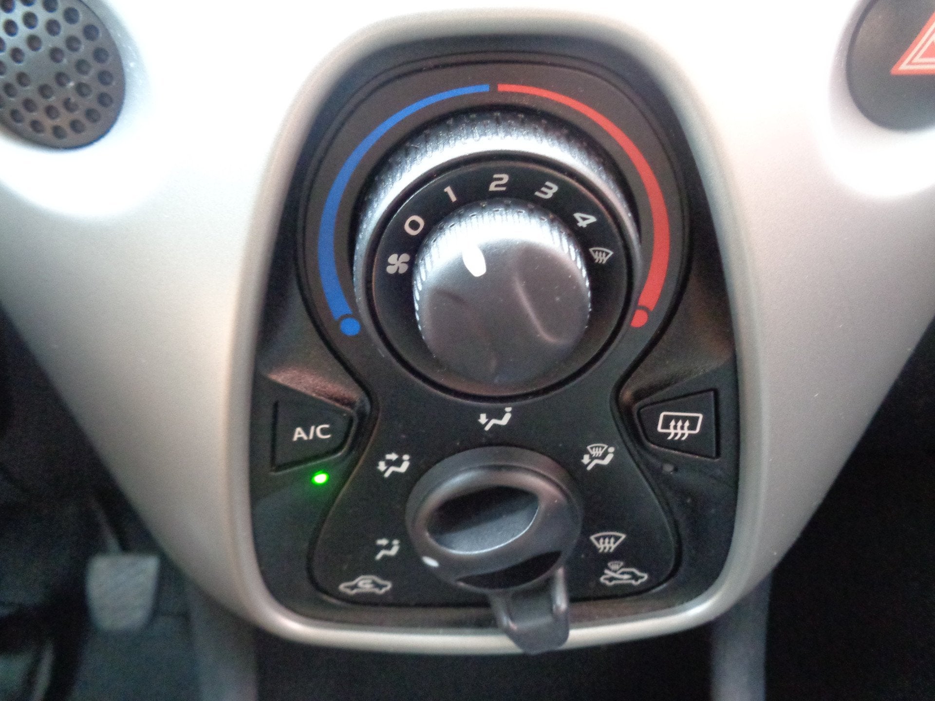Peugeot 108 1.0 VTi Active Airco Cruise NL-Auto 2E-Eigenaar, Voorwielaandrijving, Euro 5, Gebruikt, 31 €/maand