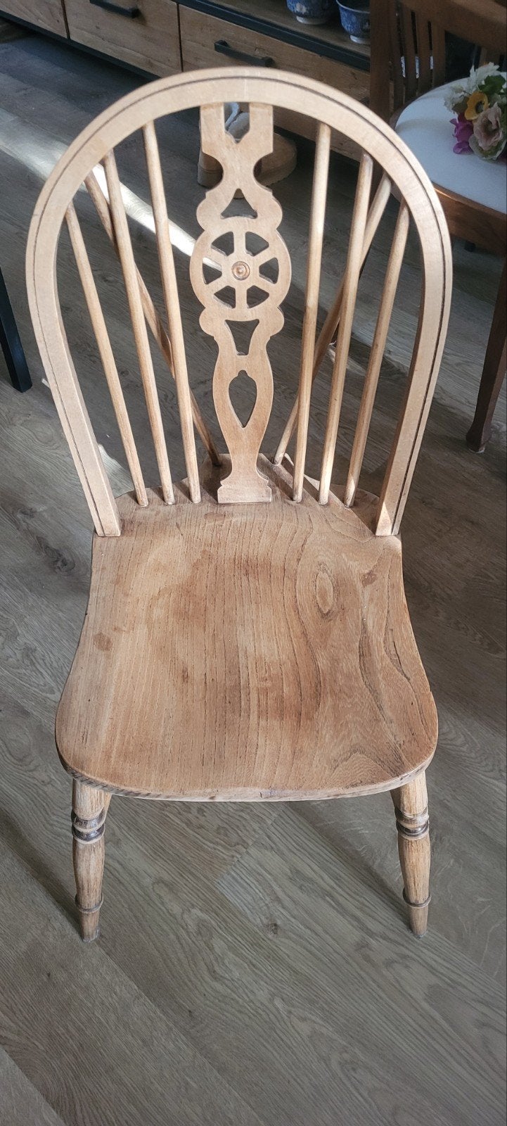 Winsor  houten stoel, Ophalen