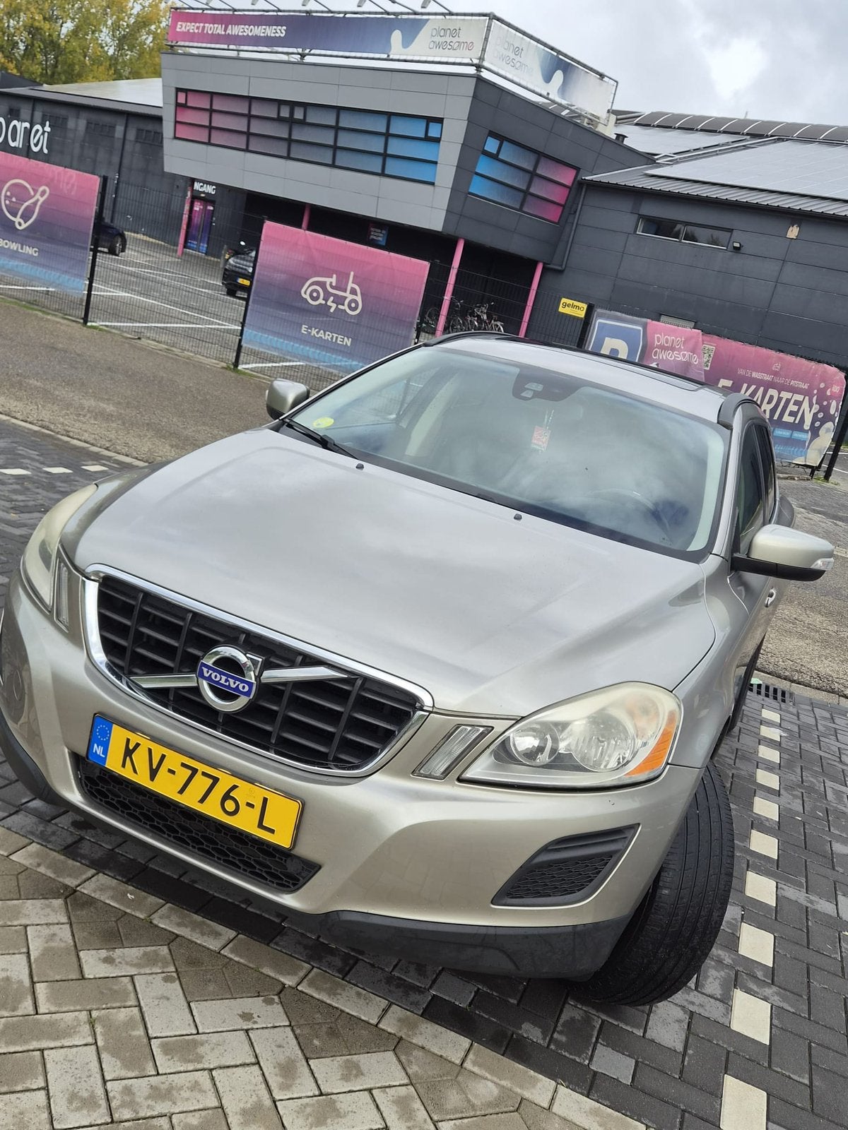 Volvo XC60 D4 2011 Grijs, Auto's, Voorwielaandrijving, 1624 kg, 1984 cc, 163 pk
