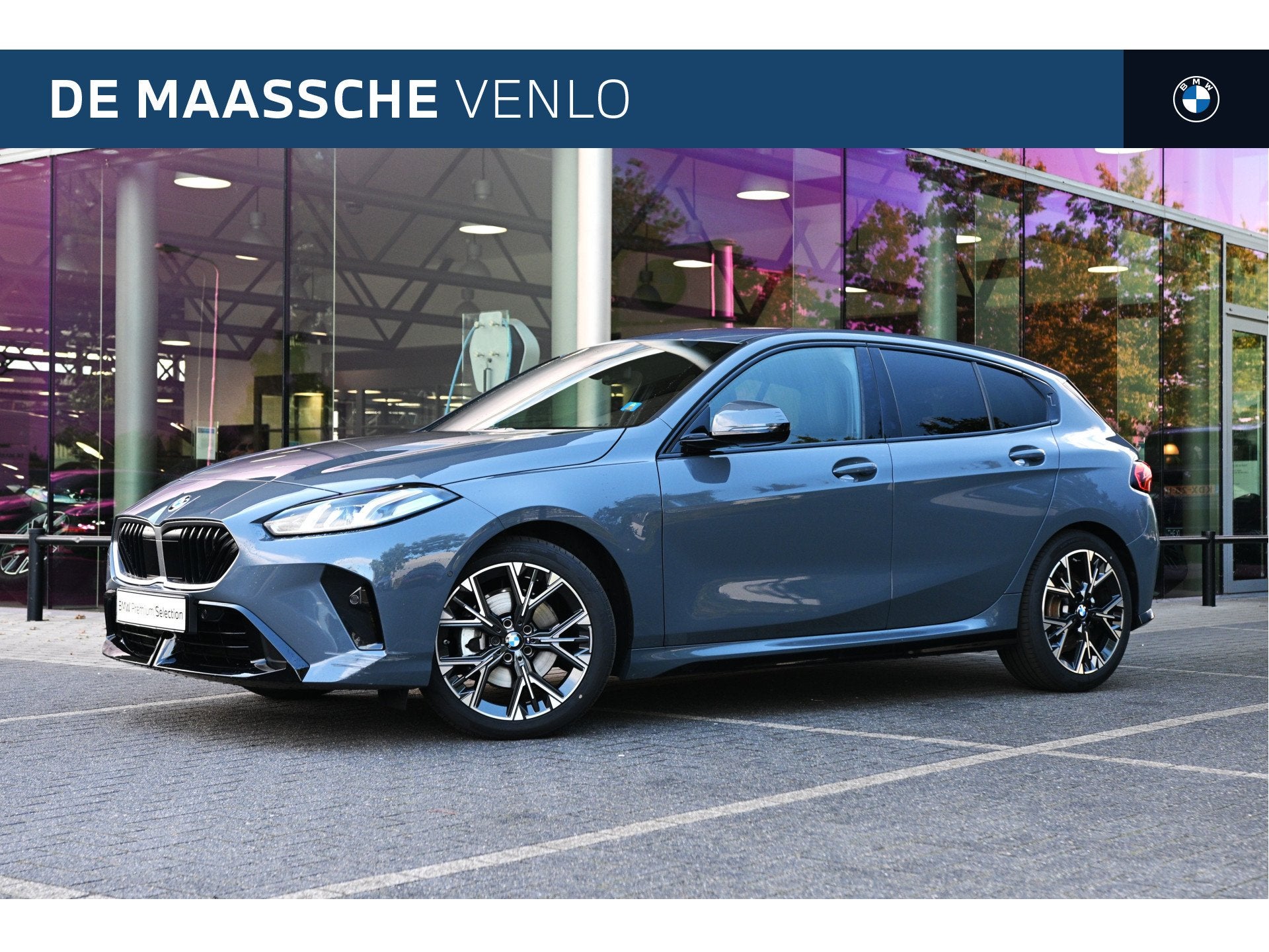 BMW 1 Serie 120 M Sport Automaat / Sportstoelen / Achteruitr, Dealer onderhouden, Gebruikt, 156 pk, Met garantie (alle)