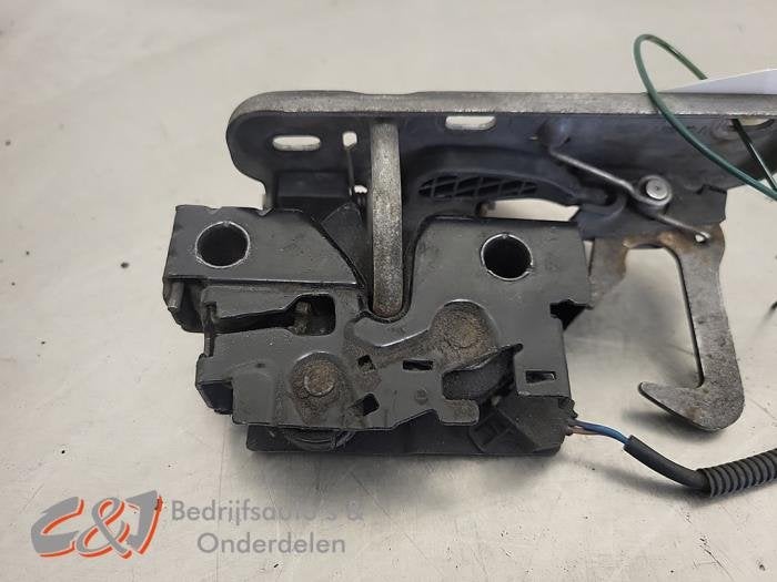 Slotmechaniek Motorkap van een Volkswagen Tiguan, Auto-onderdelen, Gebruikt, -, -, Ophalen of Verzenden